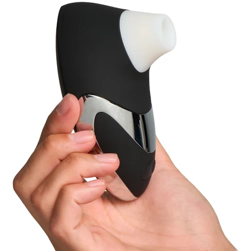 womanizer-pro-w500-clitoral-stimulator_50_hand